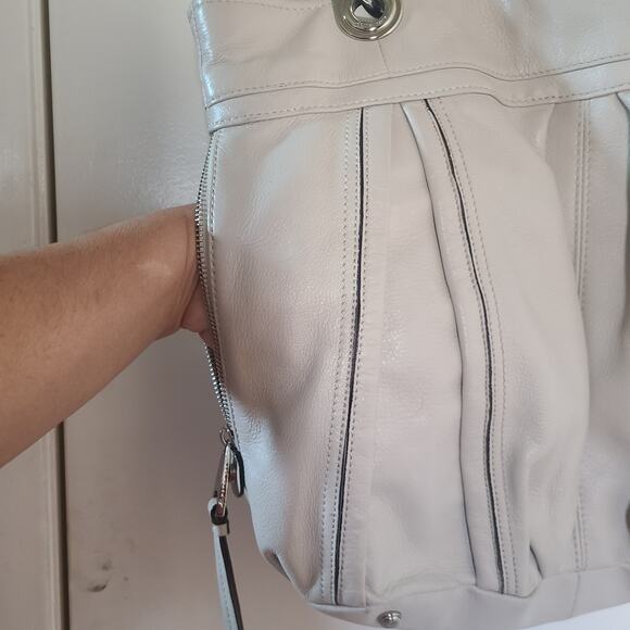 B. Makowsky Butter Soft Leather Large Tote Shoulder Bag Double Handle - Picture 6 of 16